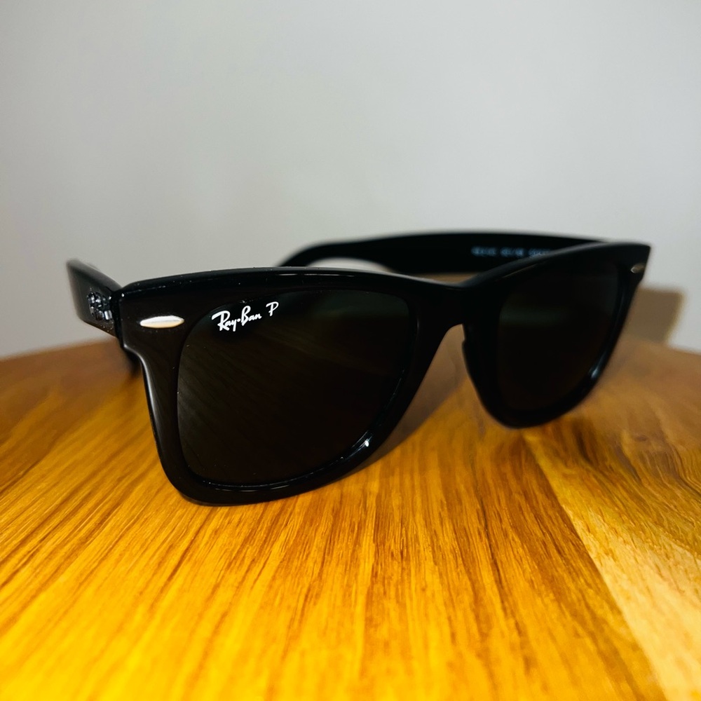 Ray-Ban Classic Black Wayfarer Sunglasses